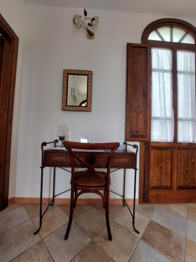 Hotel La Corte Rosada Вилласимиус Экстерьер фото